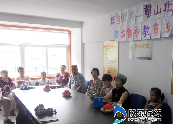 张老师给家长和学生们讲解学习技巧